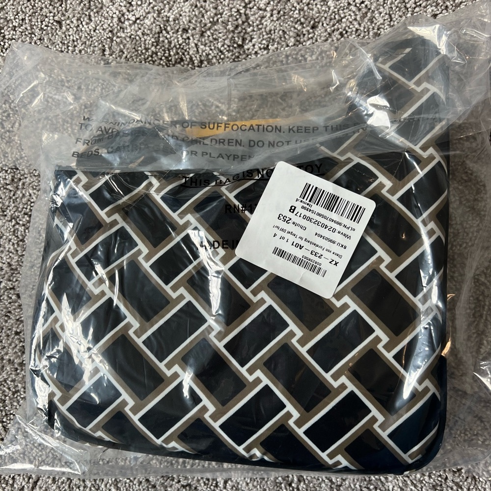 NWT DVF for Target Utility Crossbody Bag - Picture 3 of 4